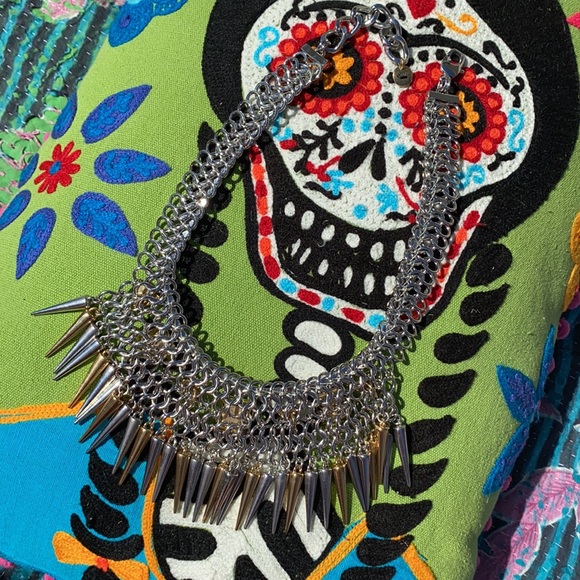 ✨JC✨Rhinestone Spike Drama Necklace - Picture 9 of 12